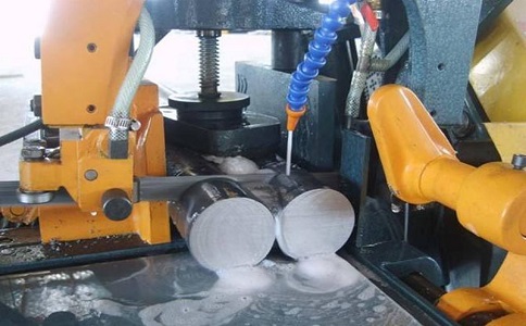 洪雅卧式带锯床的送料方式有哪几种？